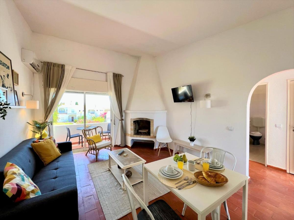 Armacao De Pera Twins 1 By Homing Apartment Екстериор снимка